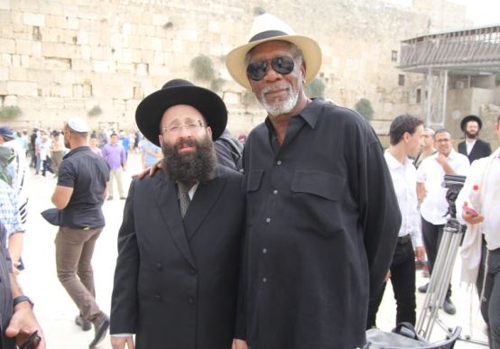 Morgan-Freeman-Wailing-Wall-Oct-2015
